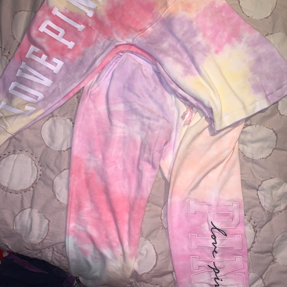 ❤️❤️Sold on eBay❤️❤️ VS Pink S Freya Tie Dye 1/4 Zip Sweatshirt & Joggers - Picture 5 of 16